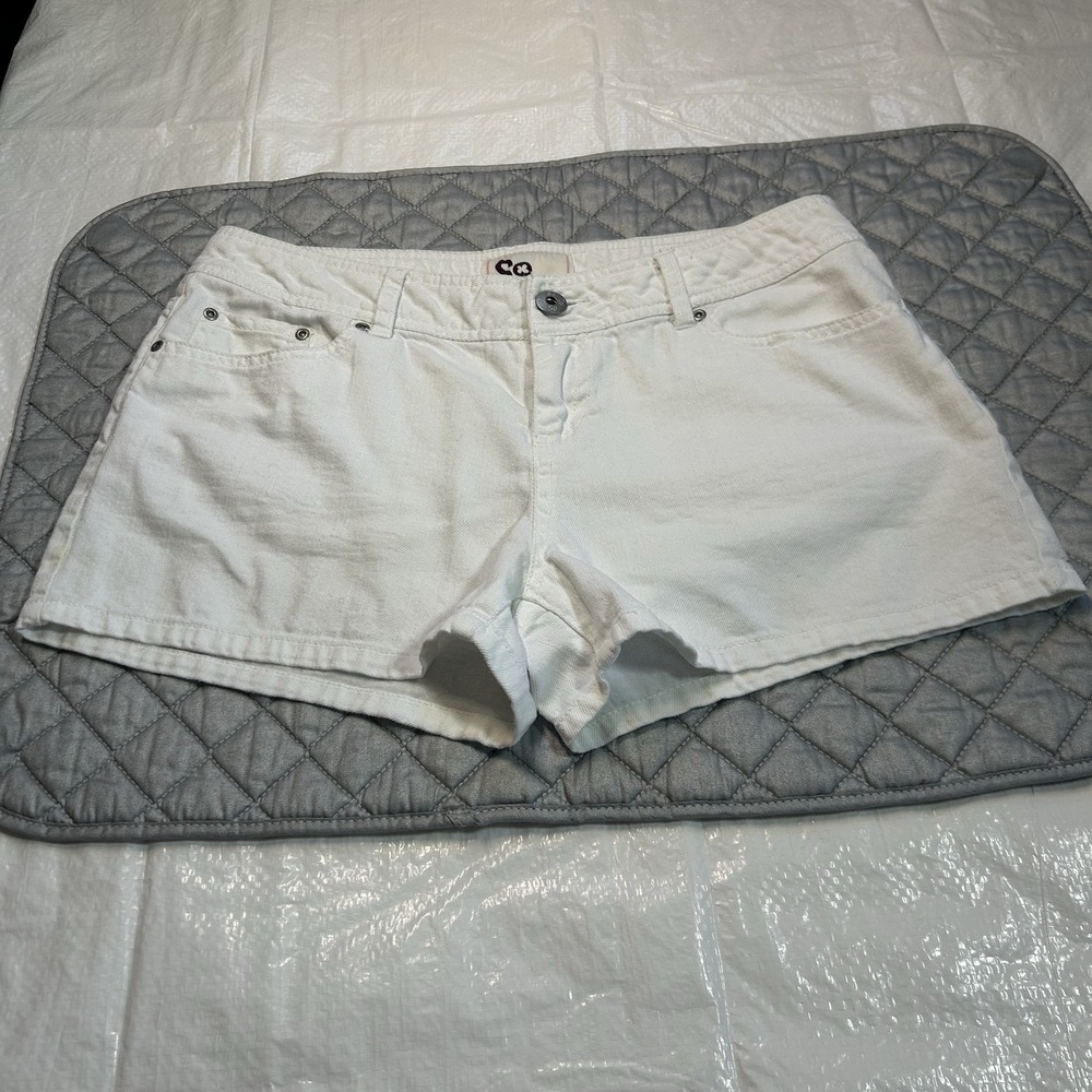 SO… White Denim Shorts - Size 11